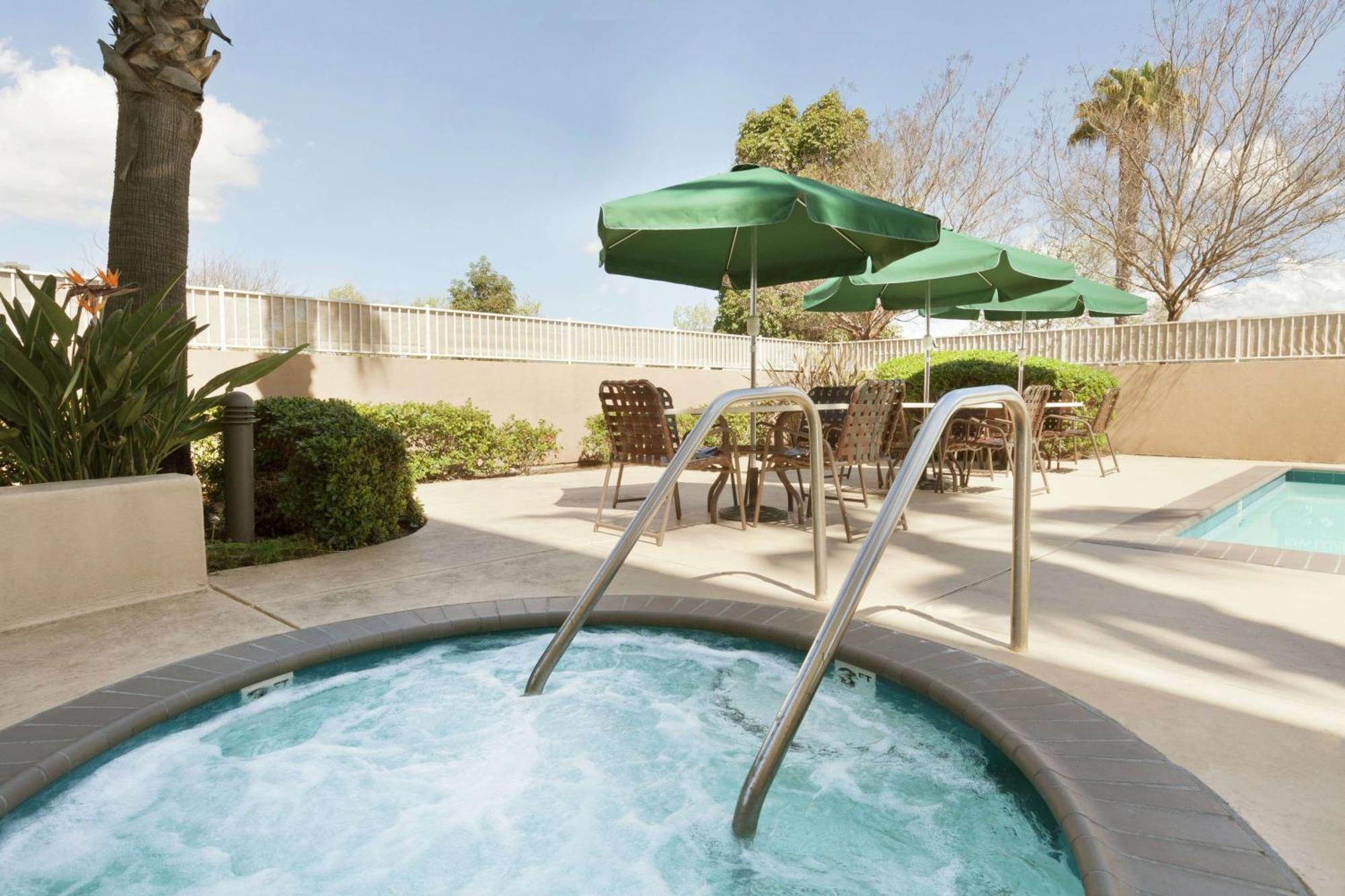 Hilton Garden Inn Gilroy Eksteriør bilde