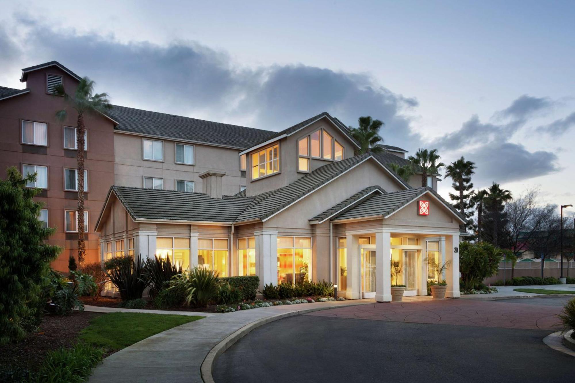 Hilton Garden Inn Gilroy Eksteriør bilde